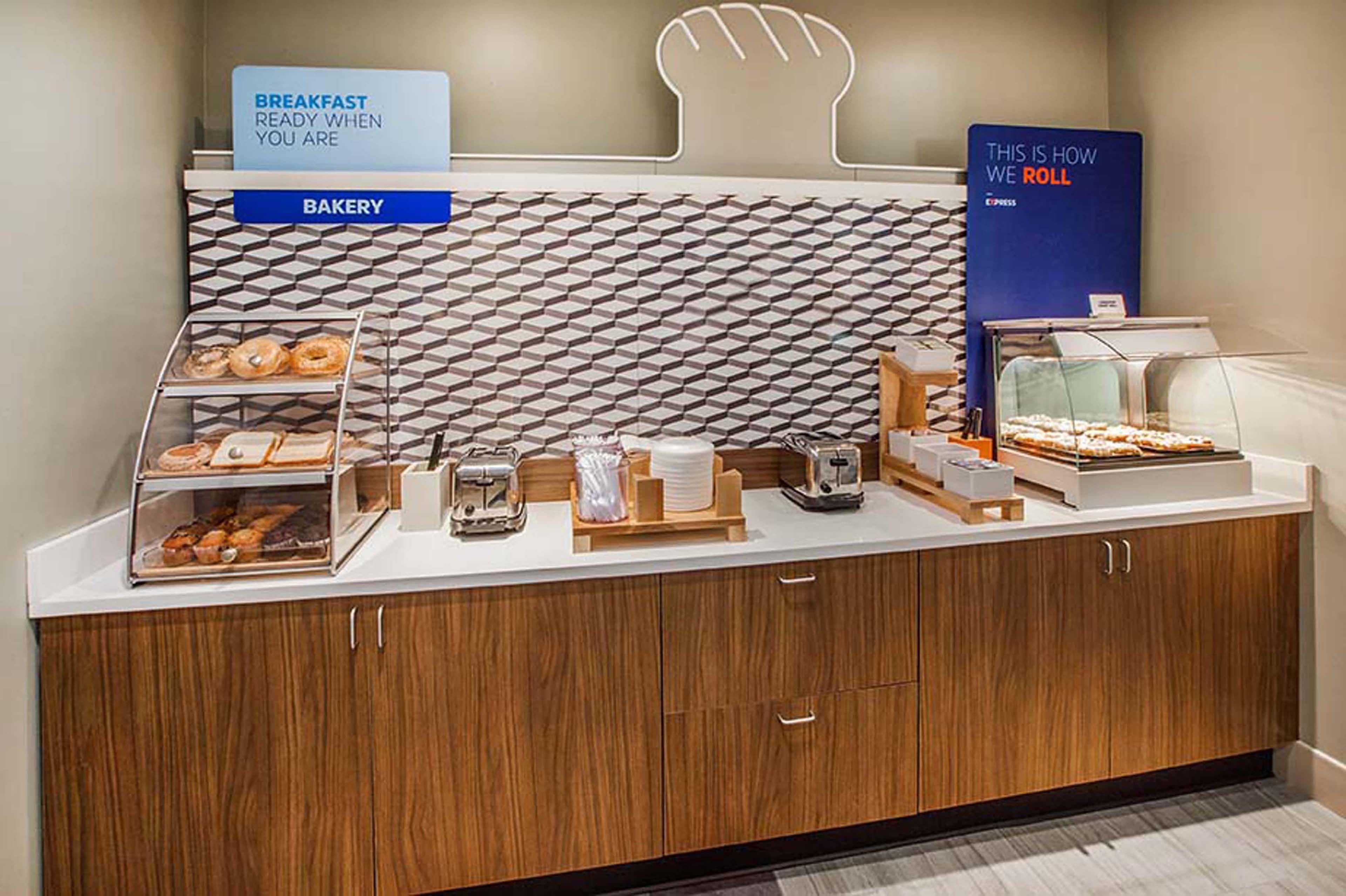 Holiday Inn Express Hotel & Suites Waller By Ihg Eksteriør billede