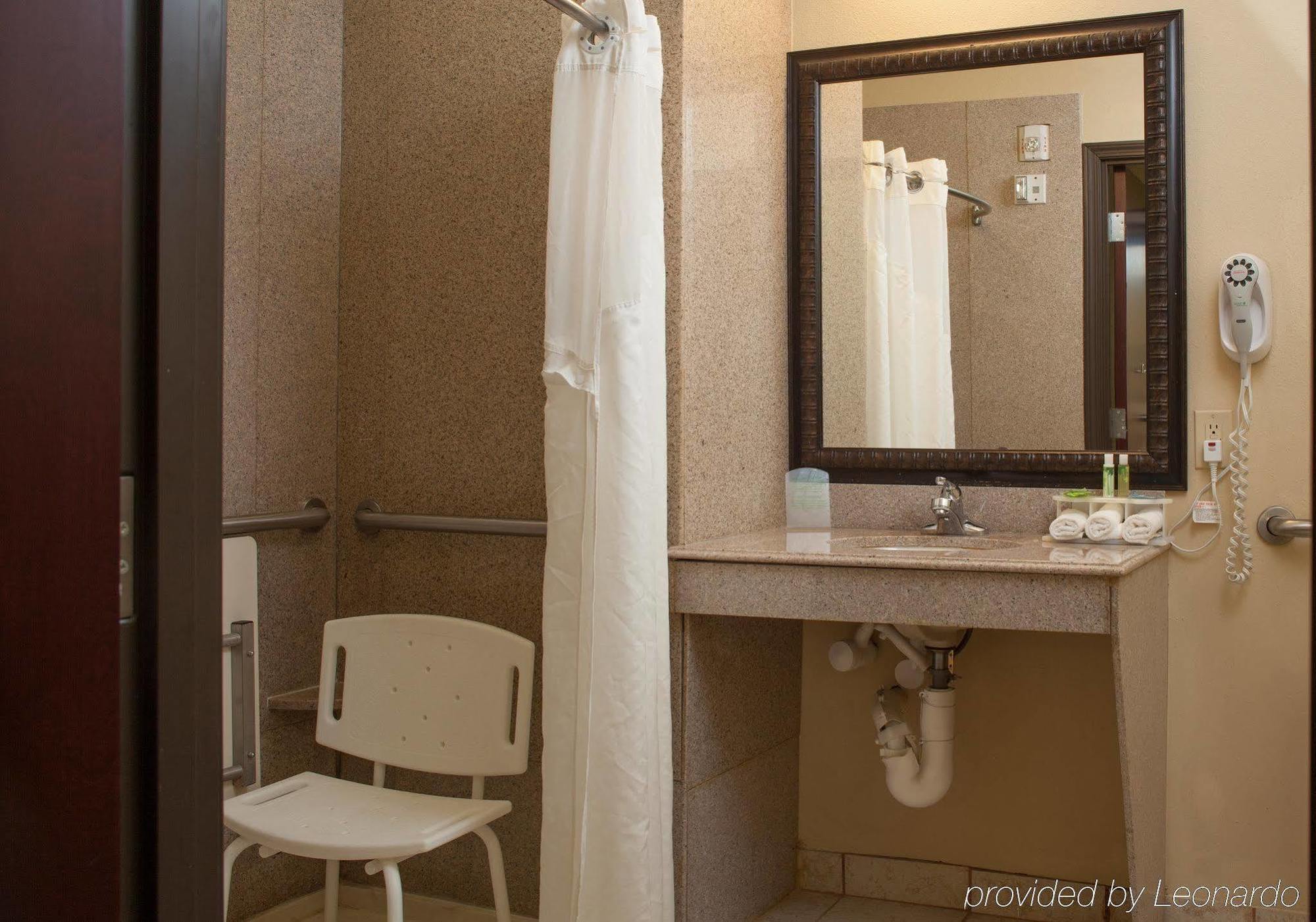 Holiday Inn Express Hotel & Suites Waller By Ihg Eksteriør billede